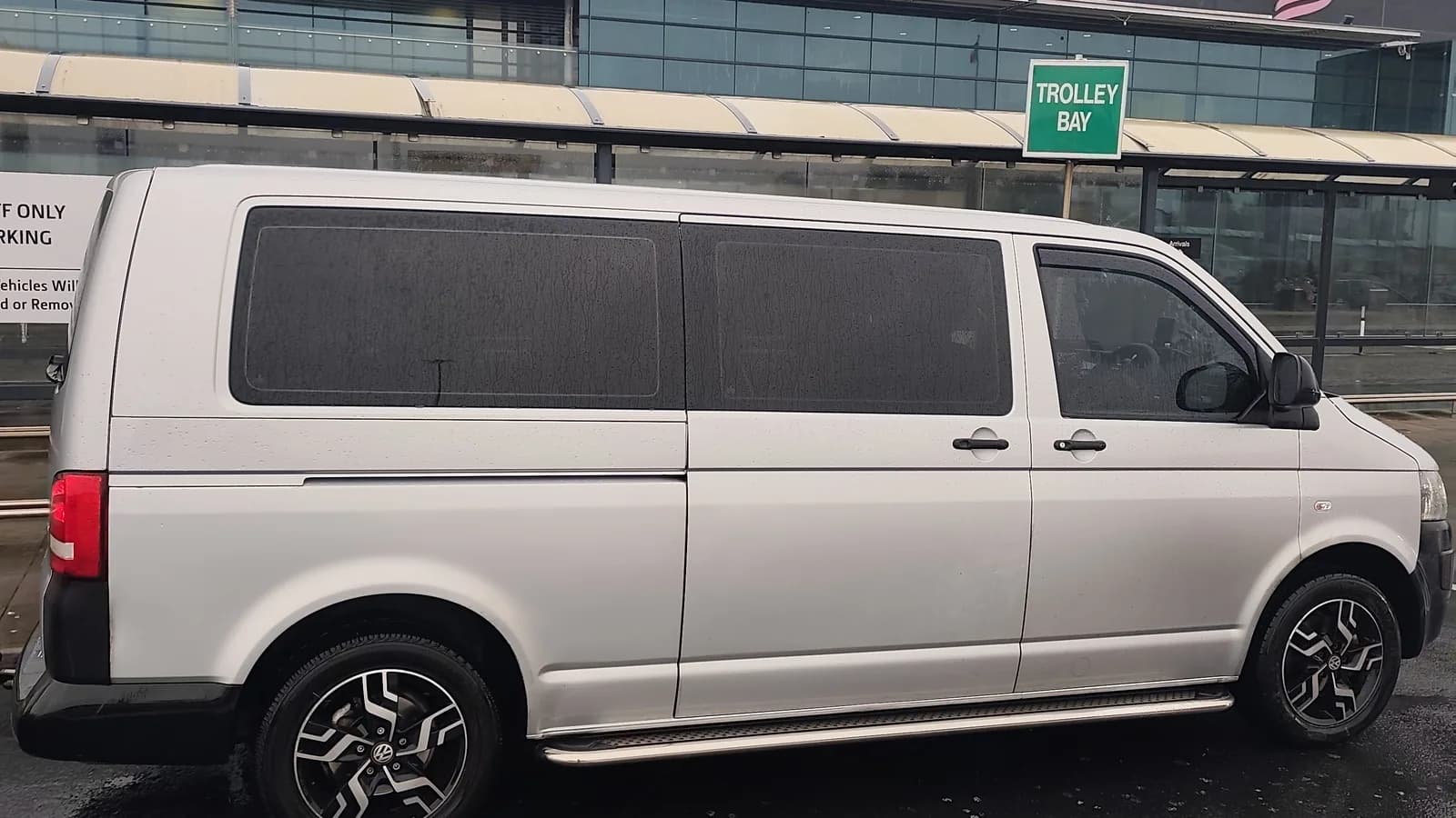 Private transfer vehicle waiting at Shannon Airport